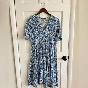 Zara | Blue floral midi dress short sleeve tiered v neck size L